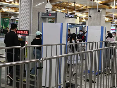 Досмотровый сканер миллиметрового диапазона для метрополитена