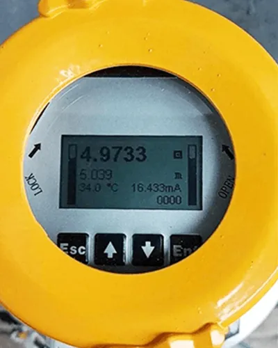 Радарный уровнемер для химической промышленности